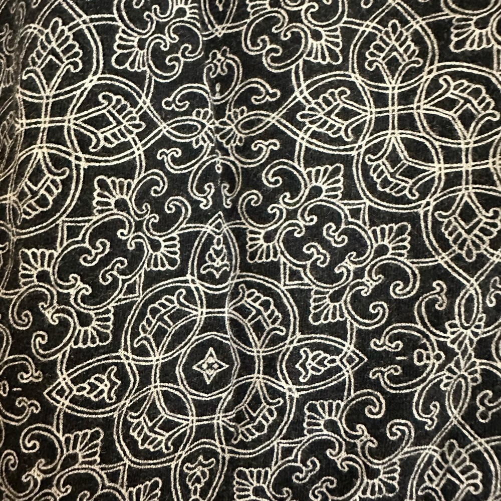 Lucky Brand | Top Black White Embroidered Long Sleeve V Neck- Size 2x - Picture 5 of 9